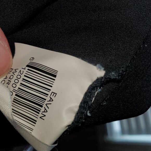 BCBG Maxazria. Black, Side-Slit, Sleeveless, Scoopneck Blouse -Size Large - Picture 7 of 7